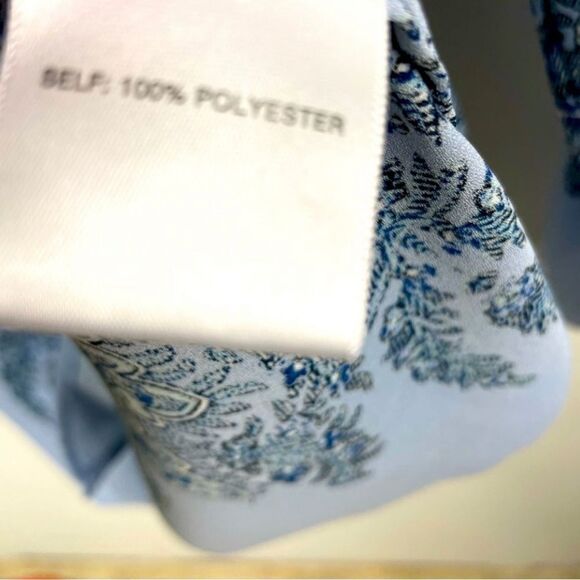 Rose & Olive| paisley blue blouse Med light blue/black - Picture 6 of 6